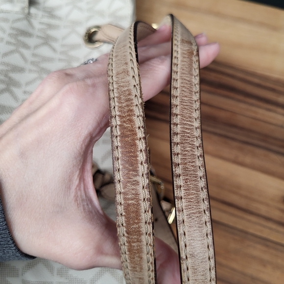 Michael Kors Cream Tote Bag with Signature Logo Print & Adj Straps, 15×11×5.5 - Picture 7 of 11